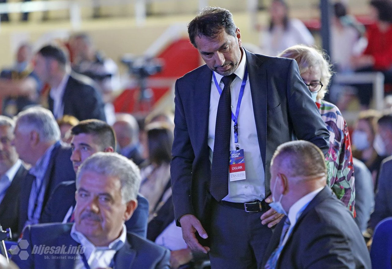 SDA zaustavlja afere i priprema progon