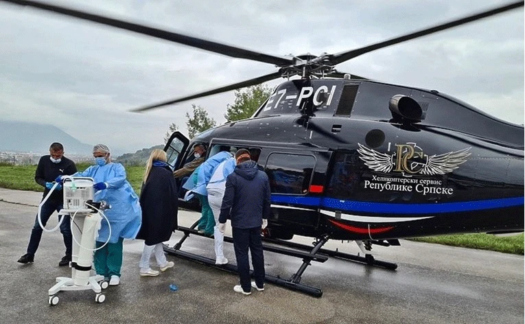 Politika ostala postrani; Trudnicu iz Sarajeva helikopterom iz RS-a hitno prebacili na liječenje u Zagreb