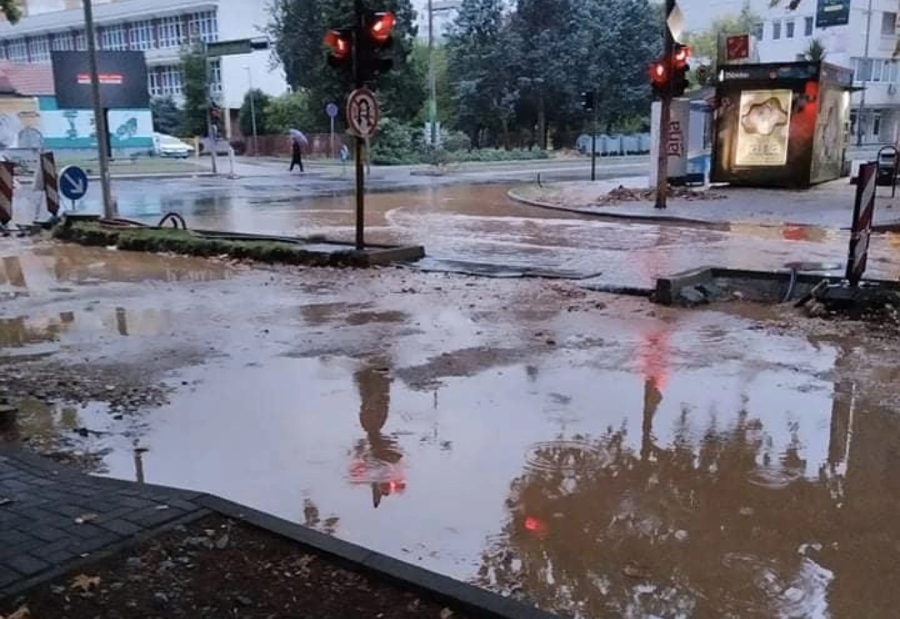 Avenija nakon 15 minuta kiše