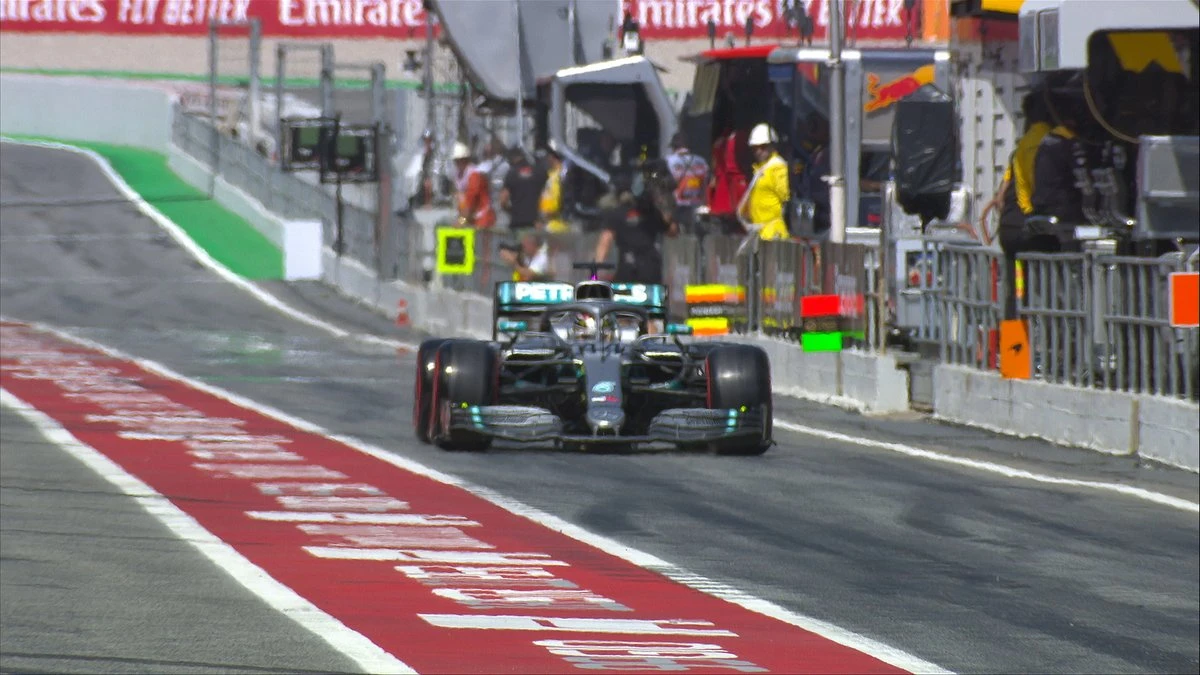 Bottasu pobjeda u sprintu, Verstappenu 'pole position'