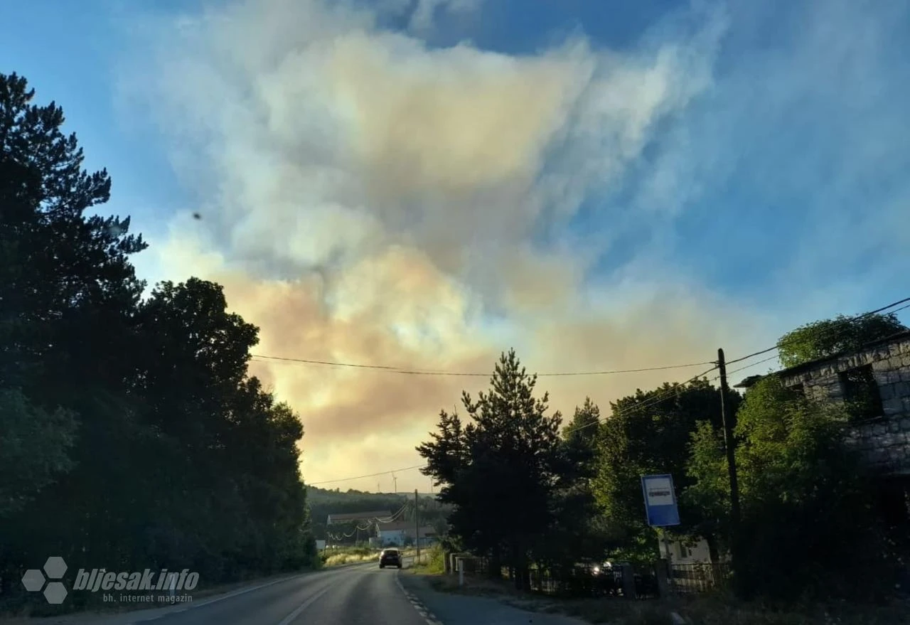 Požar iznad Mandinog Sela kod Tomislavgrada prijeti visokoj šumi