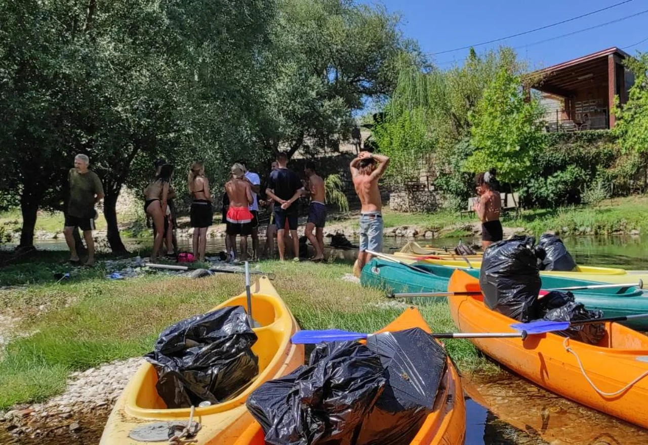58 vreća smeća 'izvučeno' iz korita rijeke Bune