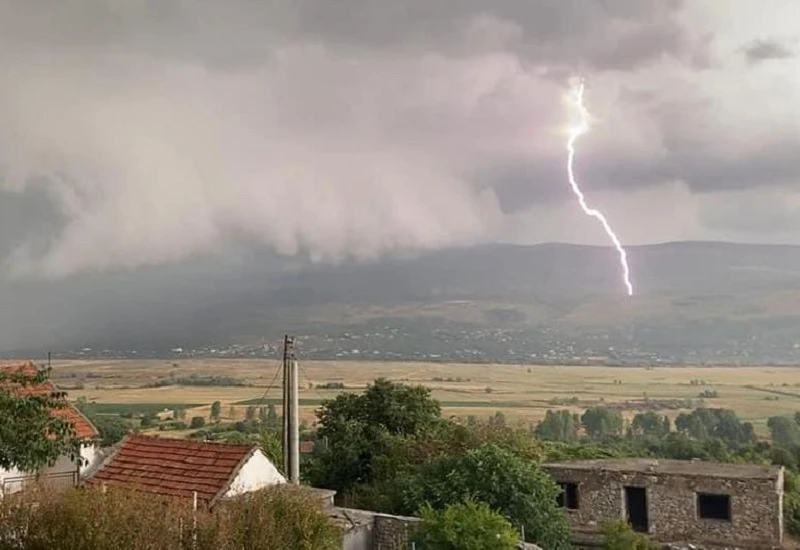 Ovako izgleda udar groma iznad Mostarskog blata