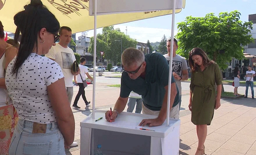 Odaziv Dodikovom pozivu: U RS-u počelo potpisivanje peticije 