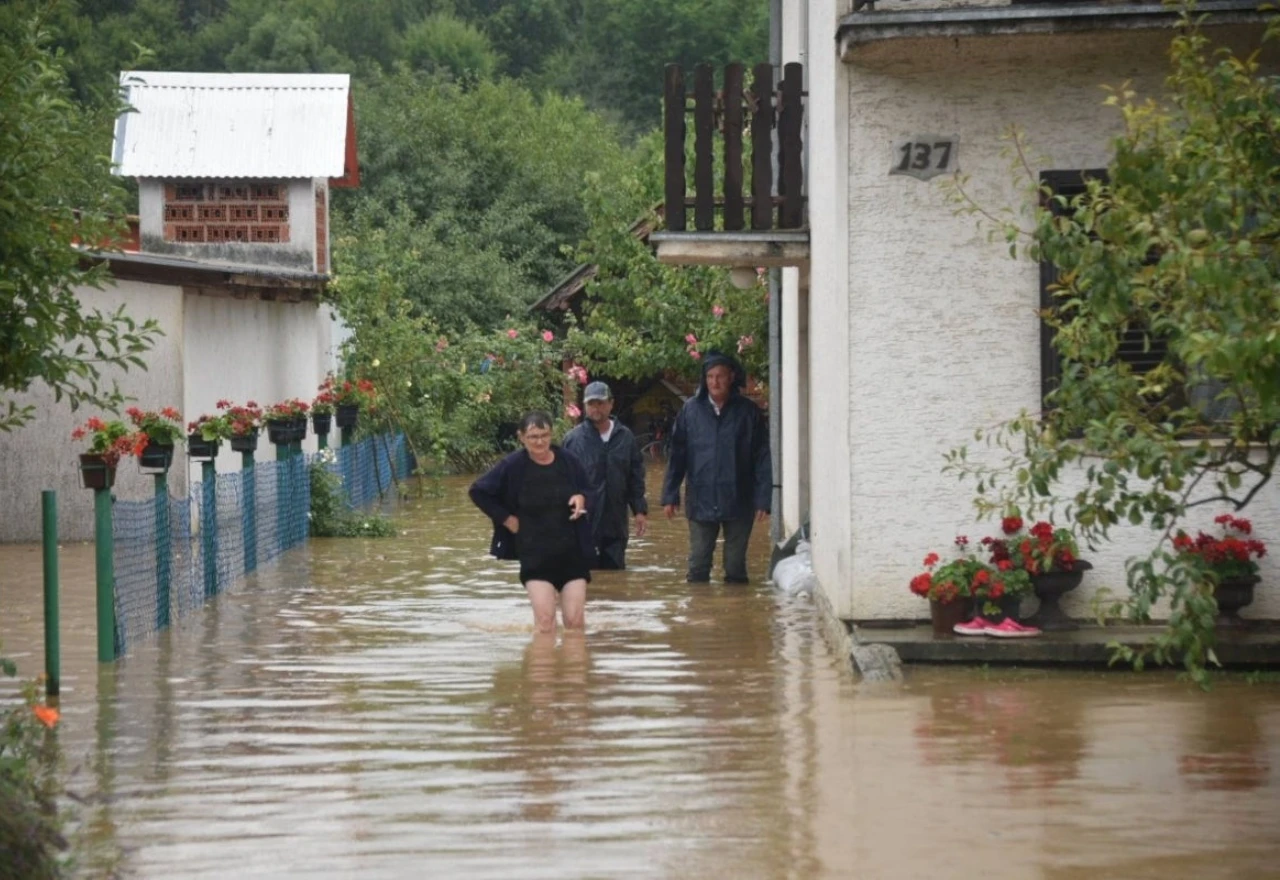 Velika poplava u Slavoniji, rijeke teku naseljima