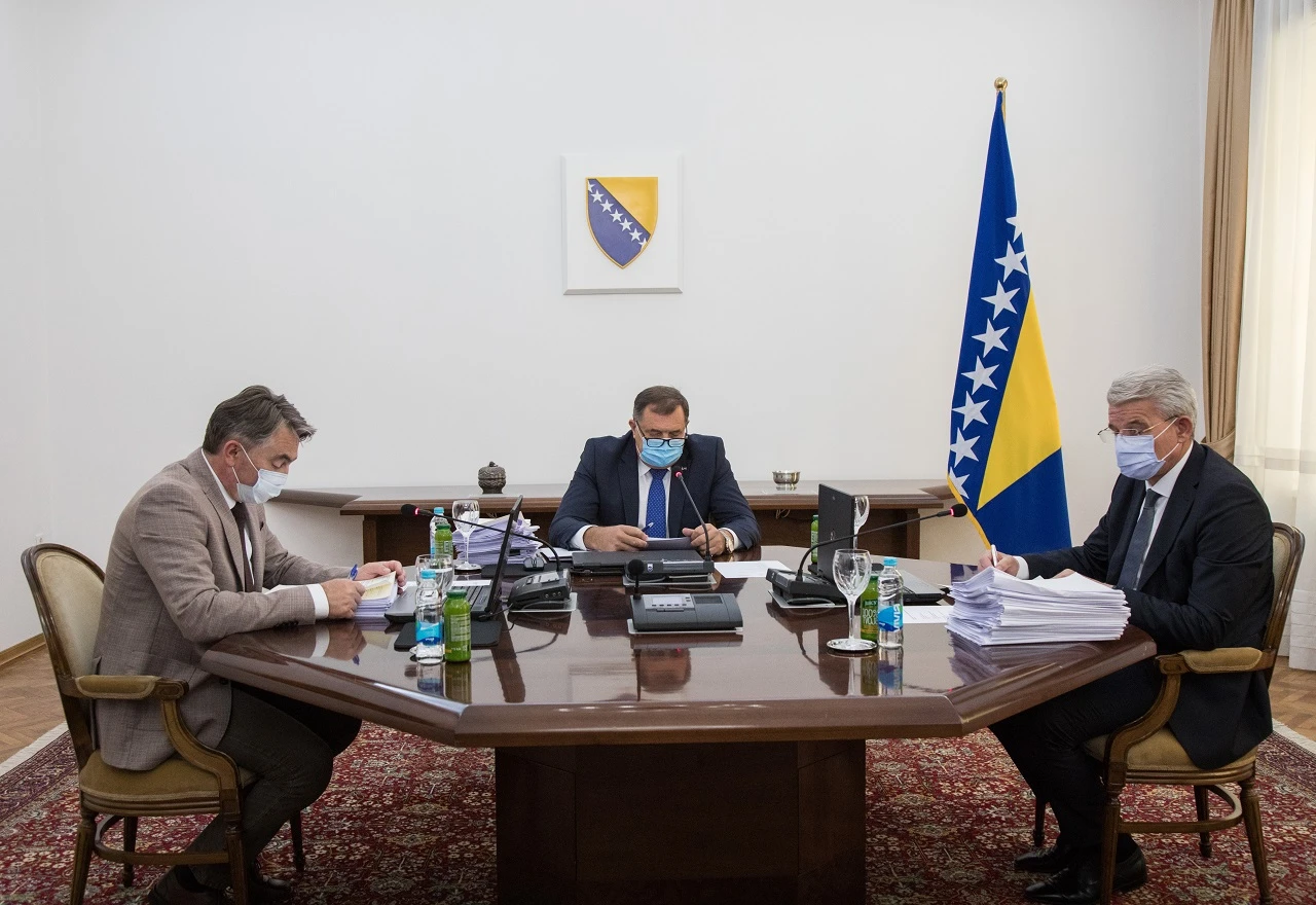Zasjedala ''trojka'': Usvojeno Izvješće o izvršenju Proračuna institucija BiH