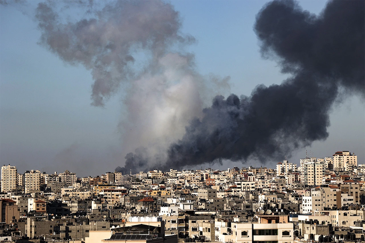 Ubijeno 33 Palestinaca u izraelskim udarima, rakete se ispaljuju iz Gaze