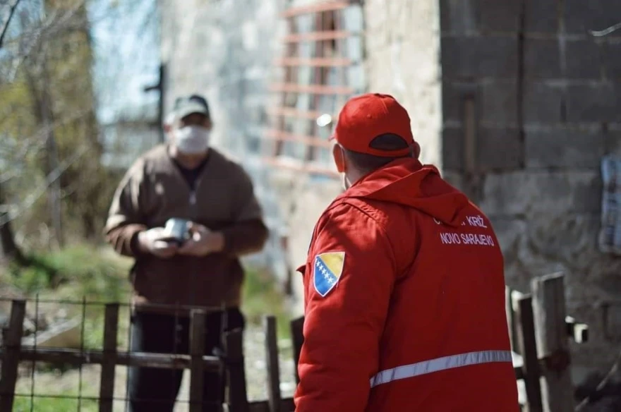 U prioritet za cijepljenje uvrstiti volontere i osoblje Crvenog križa