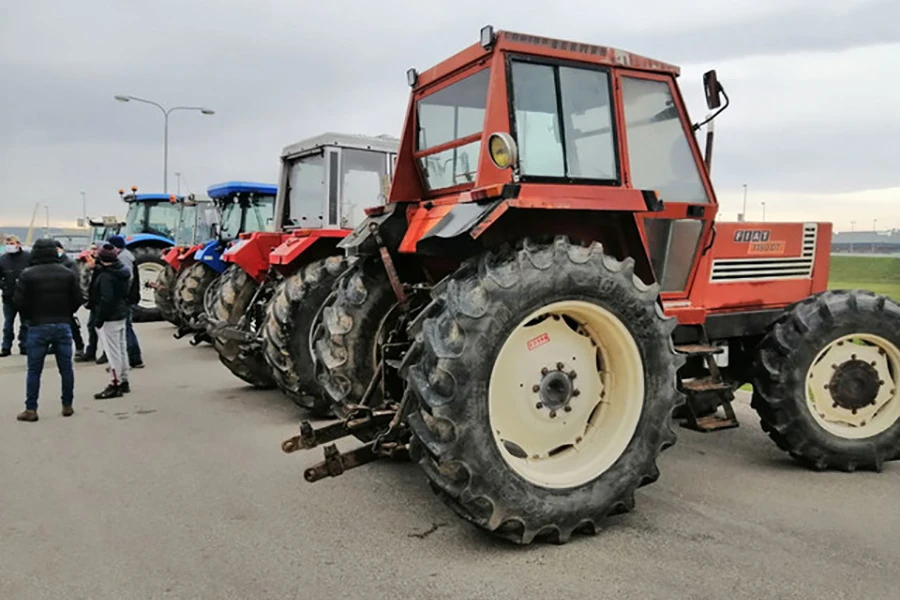 Poljoprivrednici najavili blokadu carinskih prijelaza