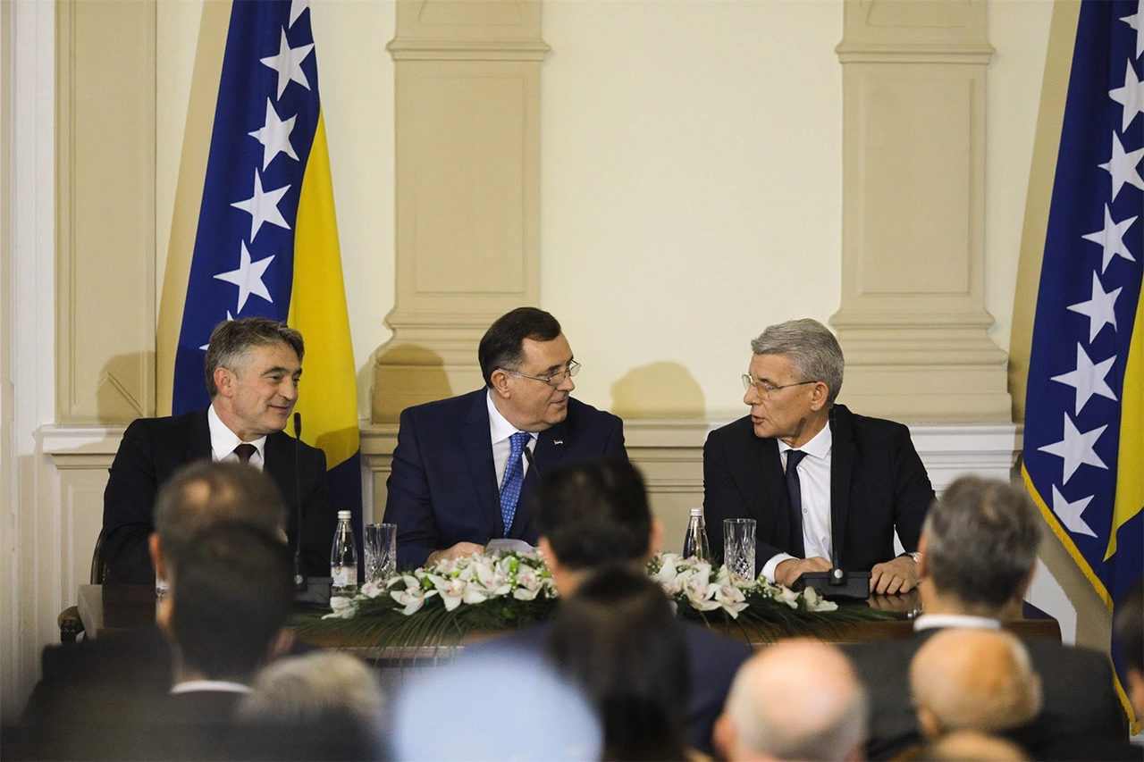 Amerika pisala trojici: Mostar kao primjer