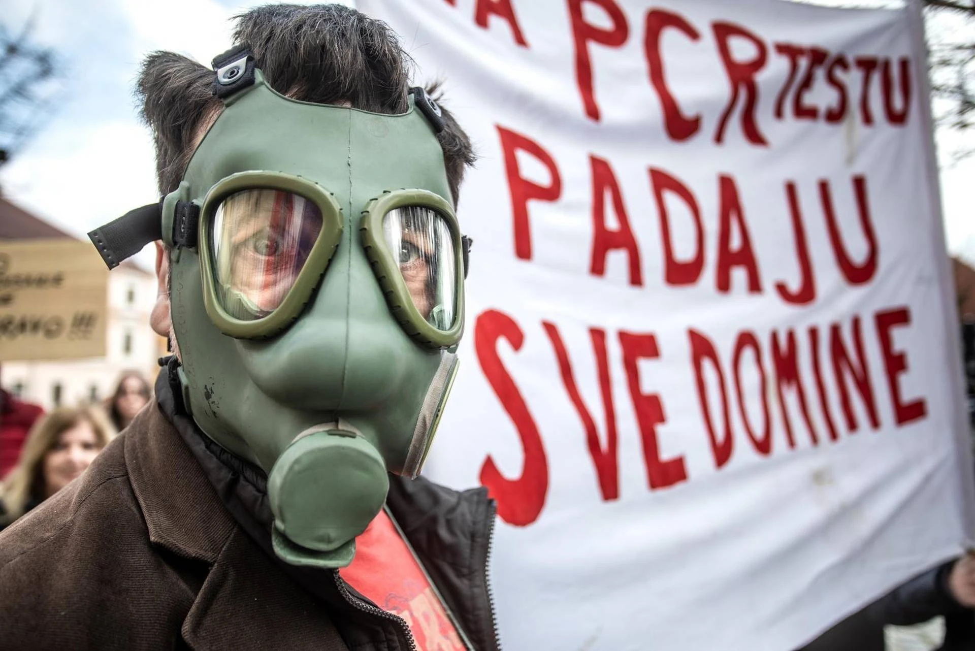 U Hrvatskoj prosvjedi protiv epidemioloških mjera: Vratite nam gripu