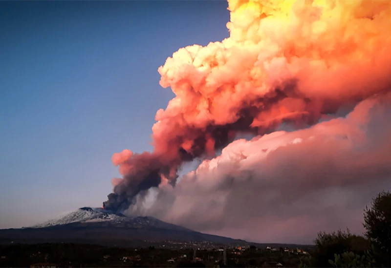 Etna izbacuje rijeke lave, prizori su zastrašujući 