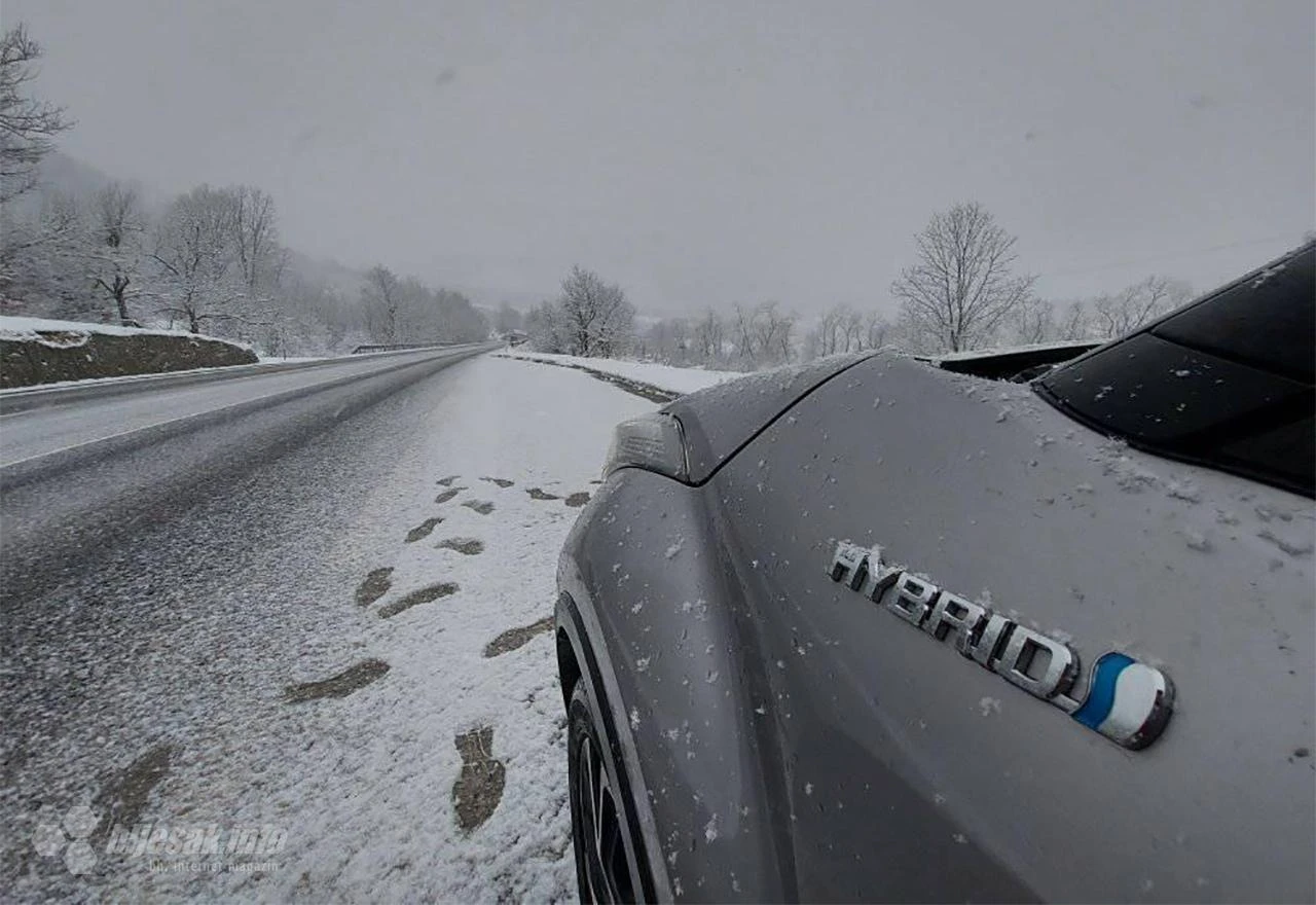 Poslijepodne kiša i snijeg