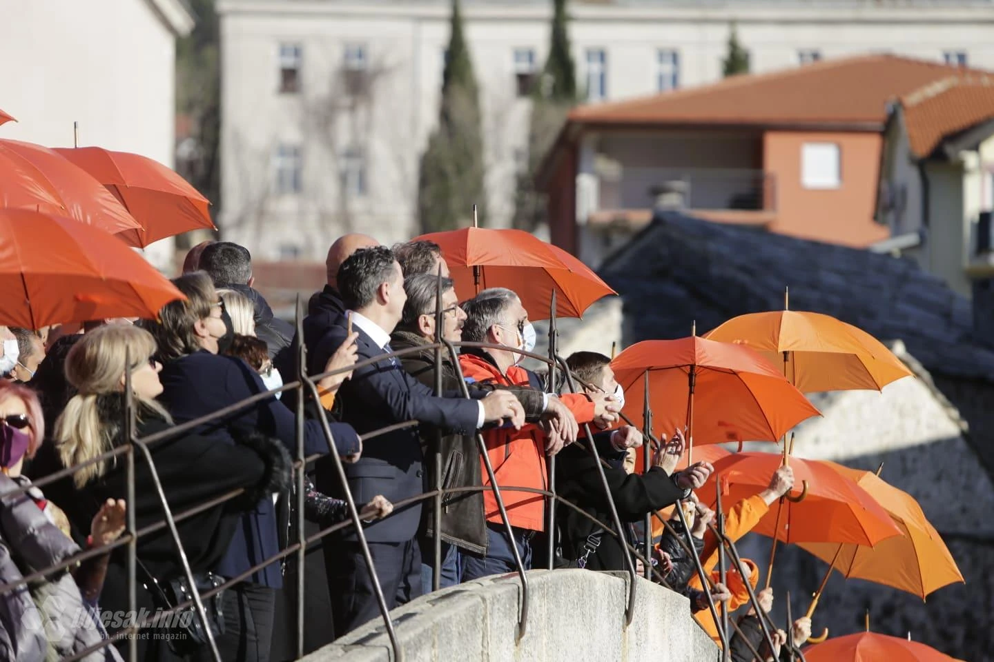 Mostarski DF brani Komšića od Ćavar