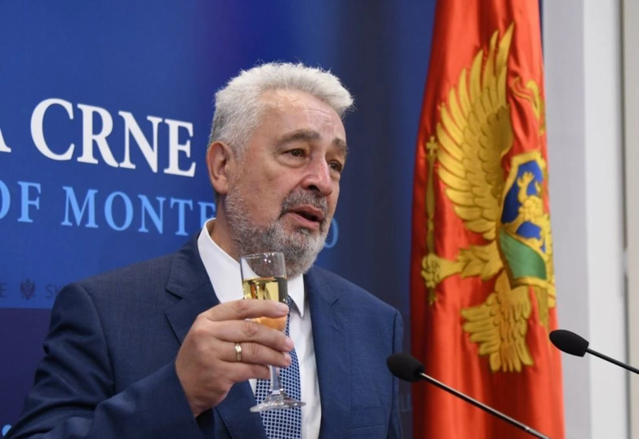 Nižu se reakcije iz BiH na čestitku Krivokapića povodom Dana RS
