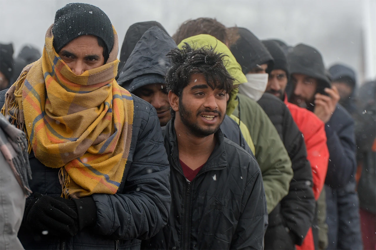 Situacija u kampu ”Lipa” izuzetno teška: Migranti odbijaju ulazak u šatore