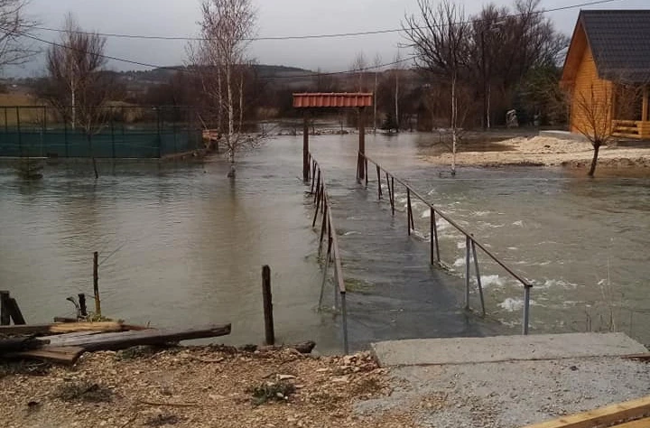 Obilna kiša izazvala izlijevanje rijeka u više mjesta u BiH