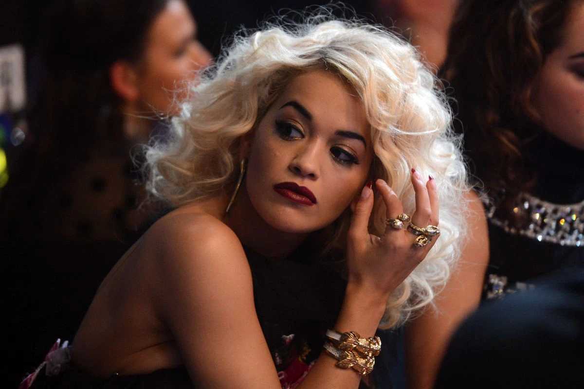 Rita Ora kažnjena, pa se ispričala