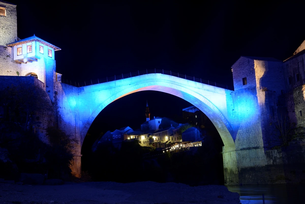 Stari most u plavom