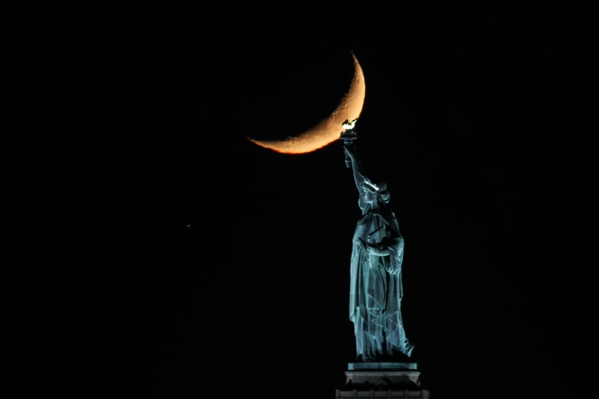 Polumjesec iznad New Yorka