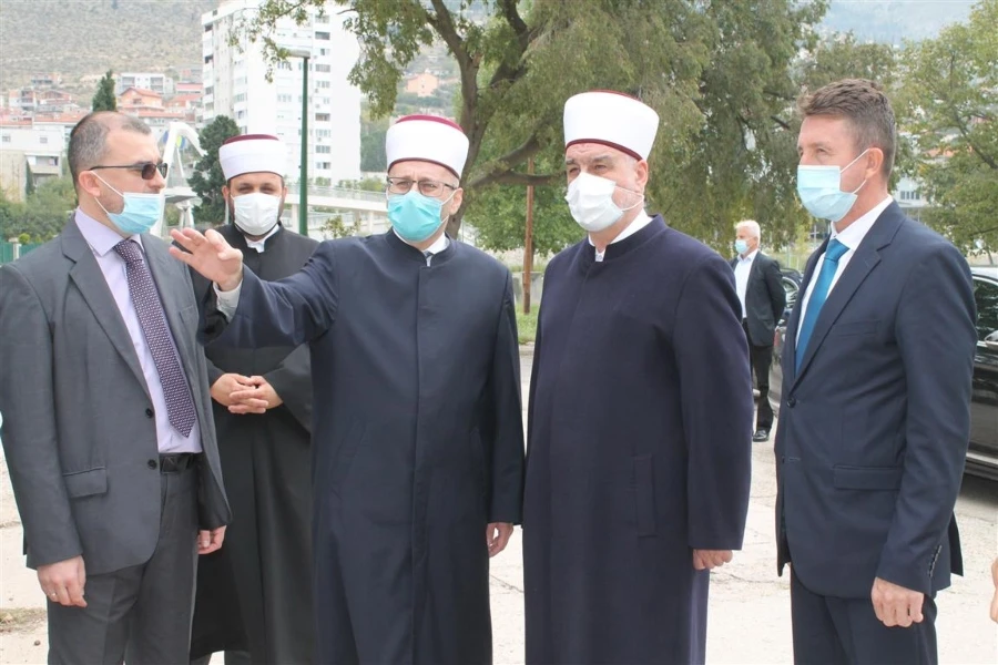 Reisu-l-ulema Kavazović u posjeti Mostarskom muftijstvu