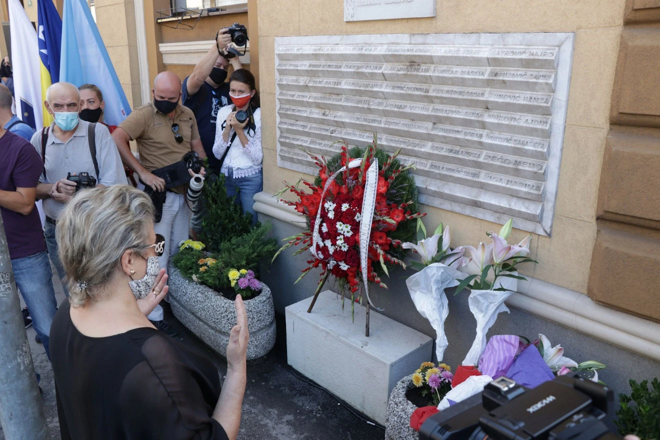 Obilježena 25. godišnjica masakra na Markalama: Sjećanje na 43 ubijena civila