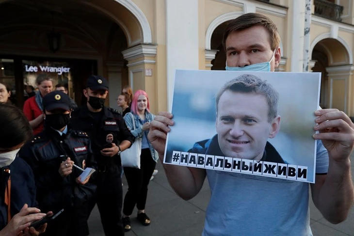 Ruski liječnici dopustili prebacivanje Navaljnog u Njemačku