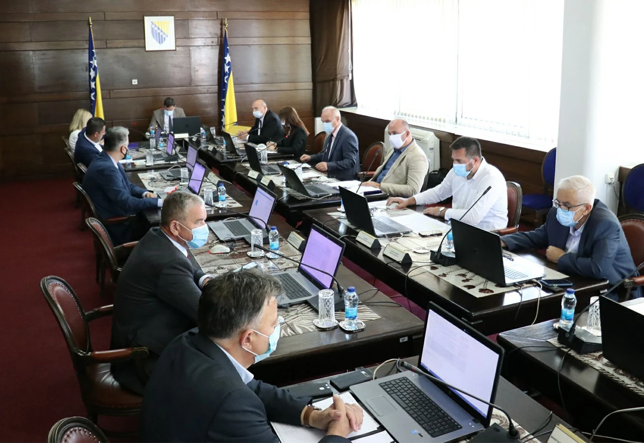 Raspoređuje se novac MMF-a županijama: HNŽ-u 19, a ŽZH-u 8 milijuna KM
