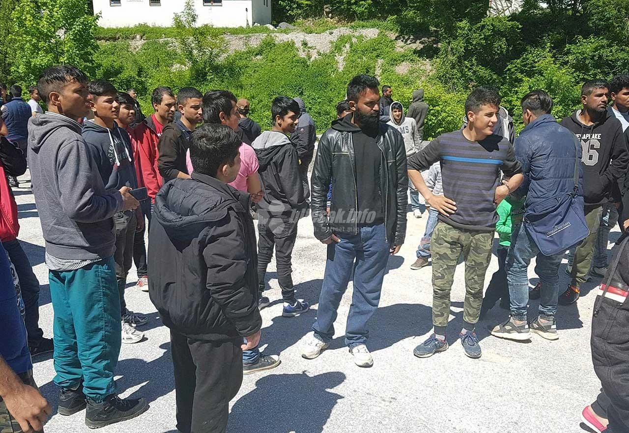 Migranti bježali i prijetili pištoljem policajki