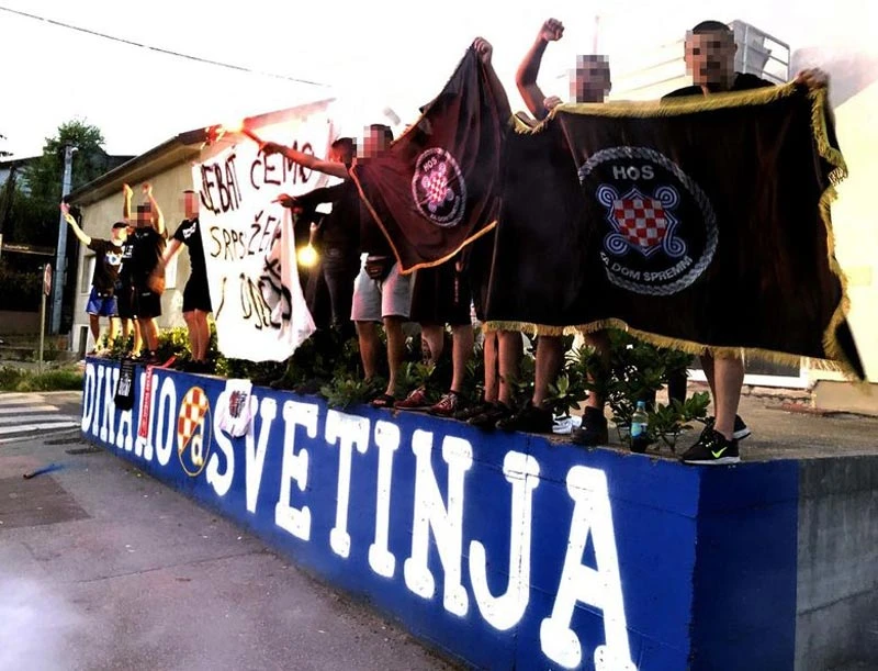 Policija privela šest osoba zbog transparenta s govorom mržnje
