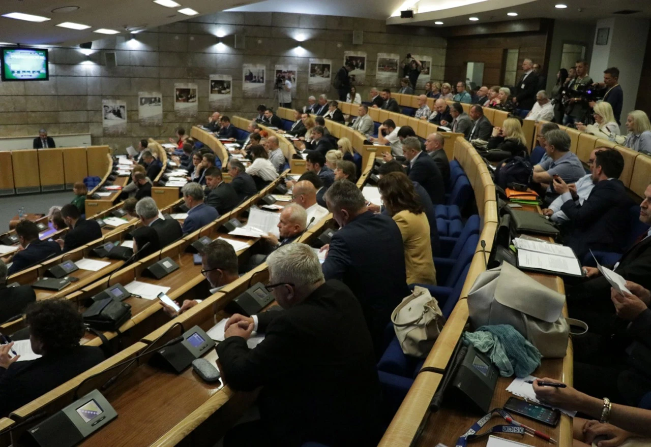 Zakon o sucima Ustavnog suda BiH vraćen komisiji na razmatranje