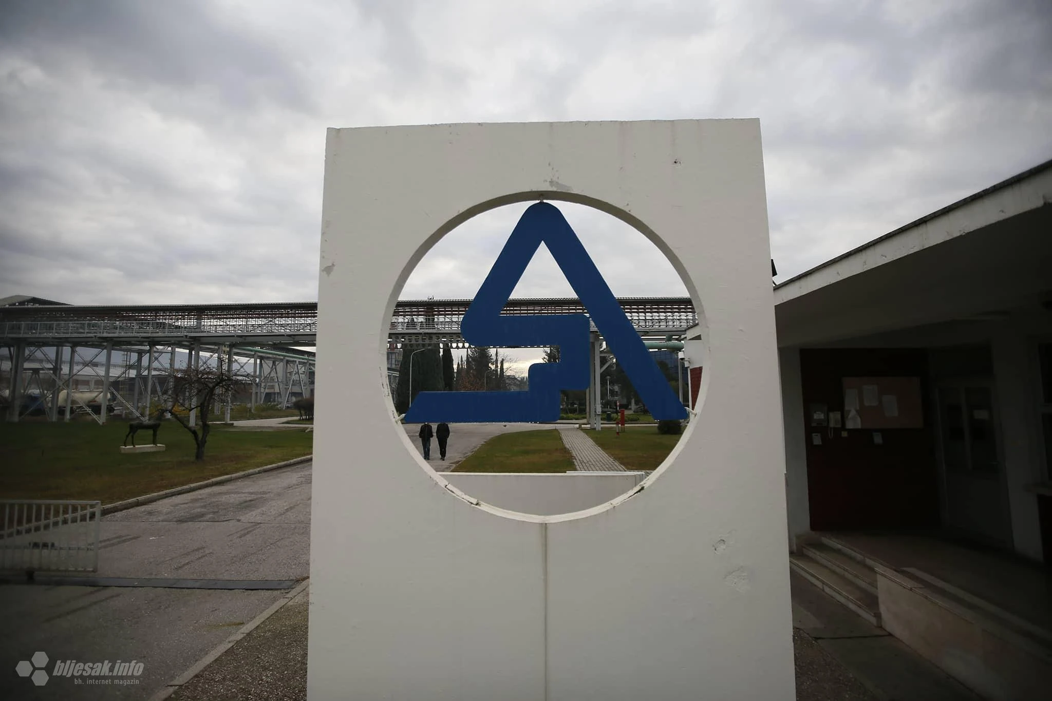 Kako je pola milijuna KM završilo na računima bivših direktora Aluminija?