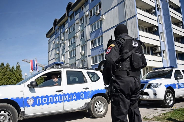 Policijskim službenicima u RS-u po 1.000 KM