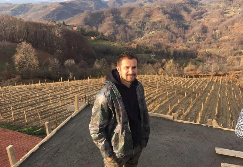 Poljoprivredno gazdinstvo tv-voditelja uvozi vladine respiratore