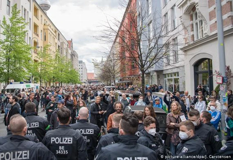 Prosvjed protiv mjera u Berlinu: Građani se sukobili s policijom