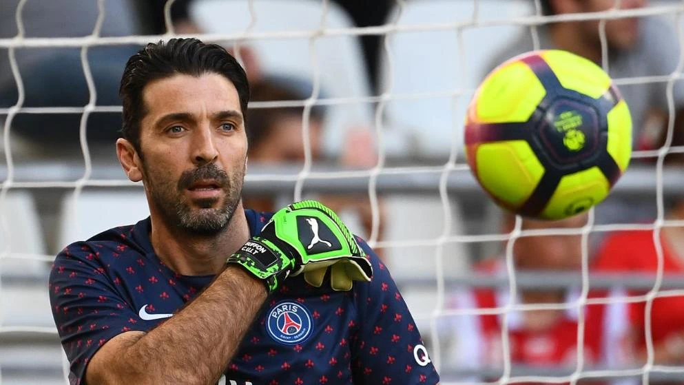 Buffon opet potpisuje