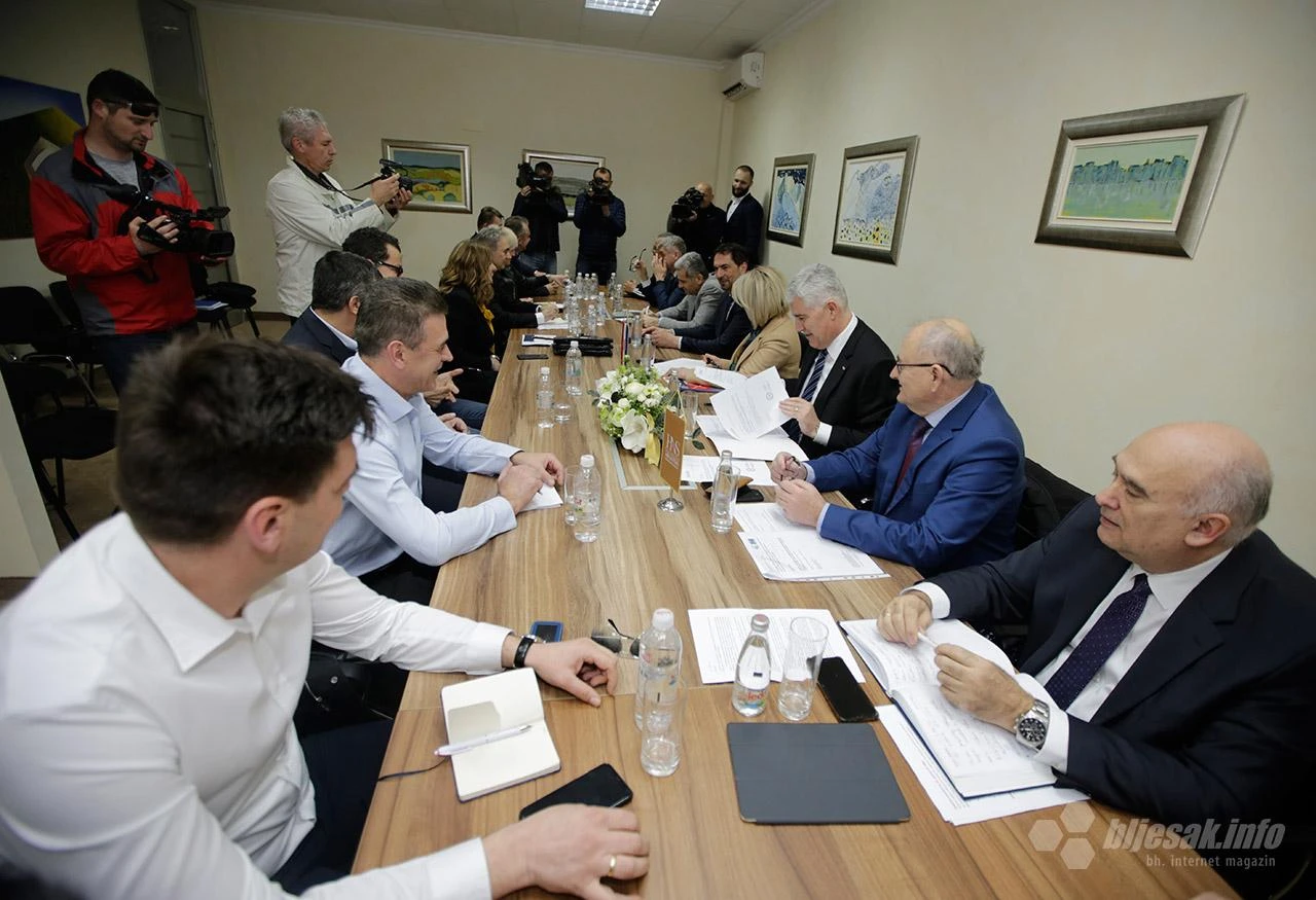HNS o postupcima SDA i Vlade FBiH:  Provokacija, spinovi, etiketiranje...