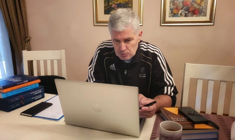 Što to čita Dragan Čović?
