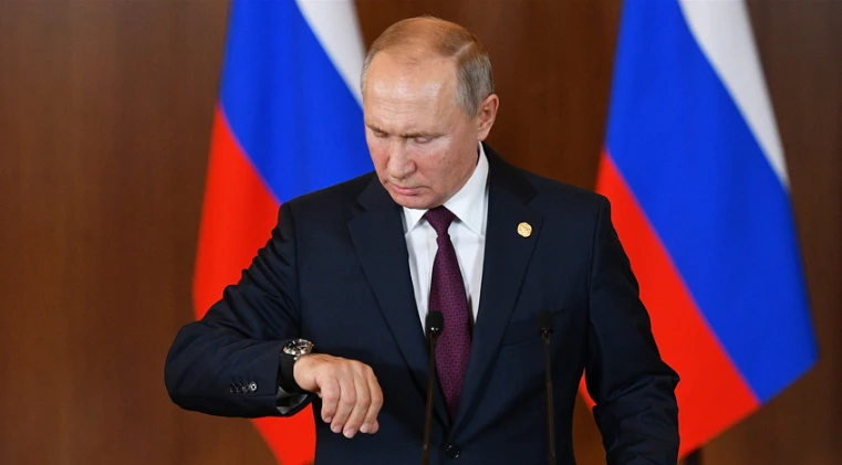 Zašto Putin nosi sat na desnoj ruci?
