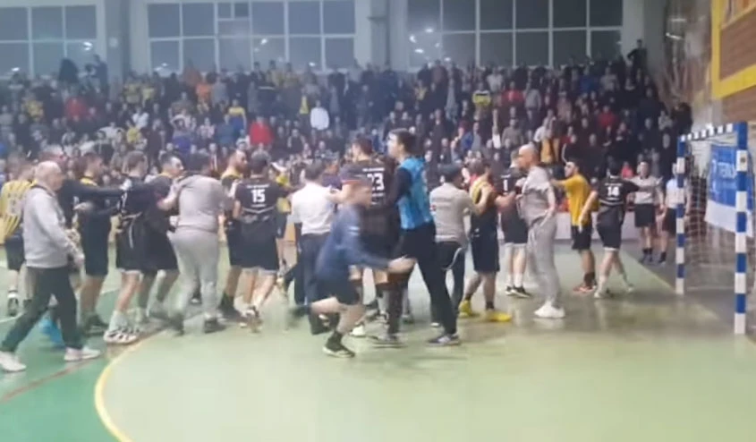 VIDEO | Tučnjava rukometaša Izviđača i Gračanice na utakmici Kupa BiH