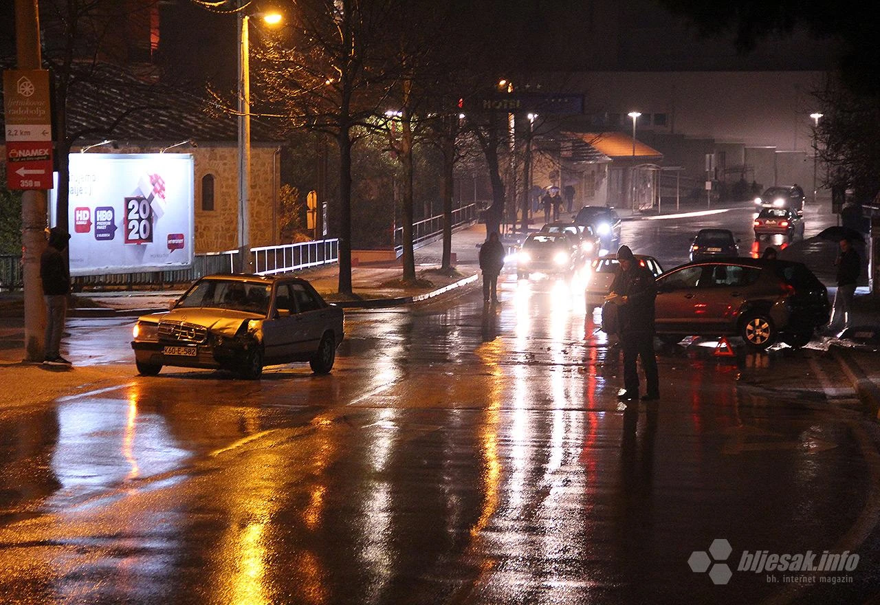 Još jedna prometna nesreća na opasnom raskrižju u Mostaru