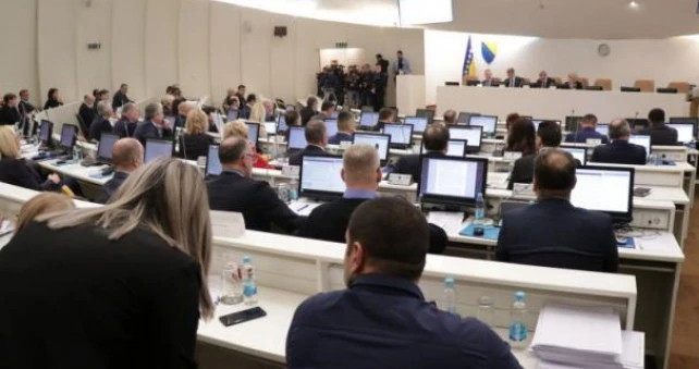 Tijekom rasprave o izbornom procesu problem izazvao ''antiustavni izraz''