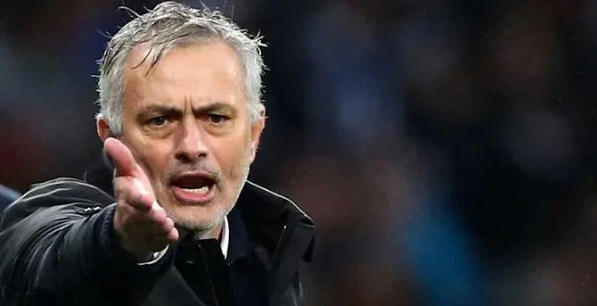 Mourinho kritizirao VAR: Suci više nemaju ulogu sudaca