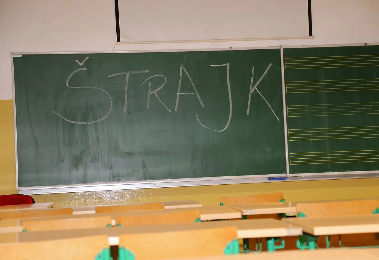 Sindikati osnovnih škola možda idu u generalni štrajk