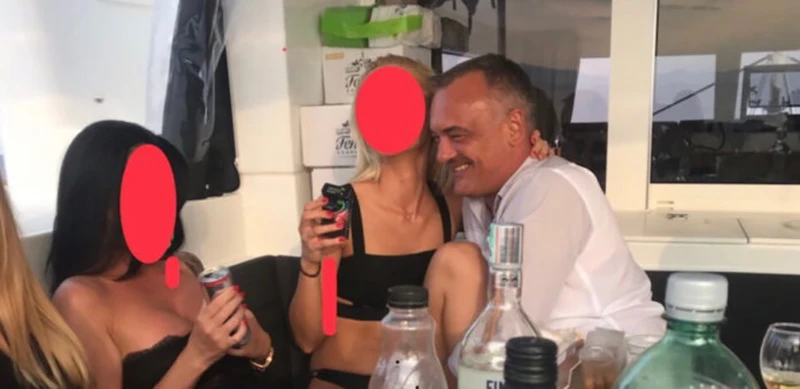 Političar podnio ostavku zbog seks-skandala