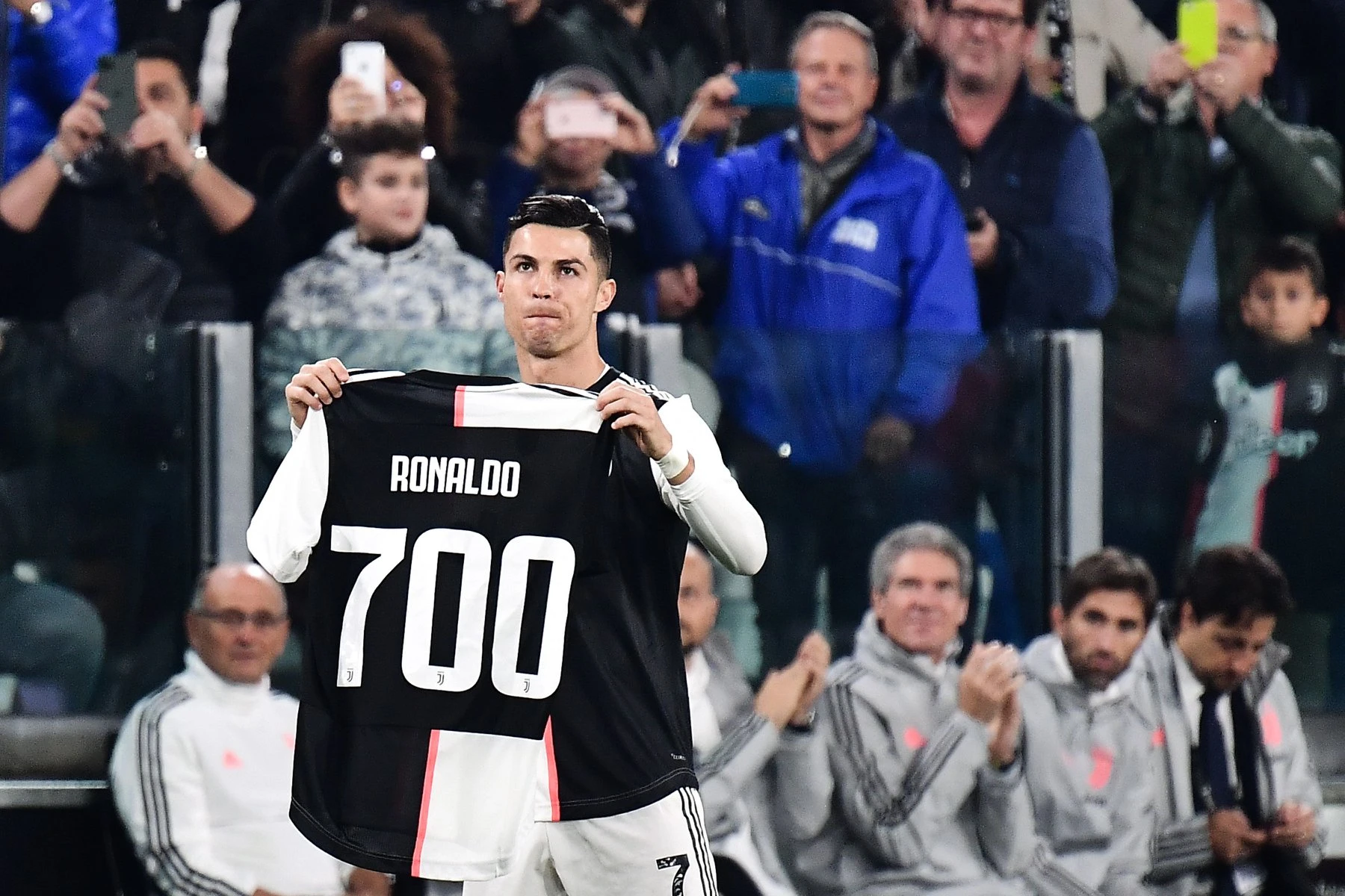 Ronaldo je jučer zabio 701. gol u karijeri