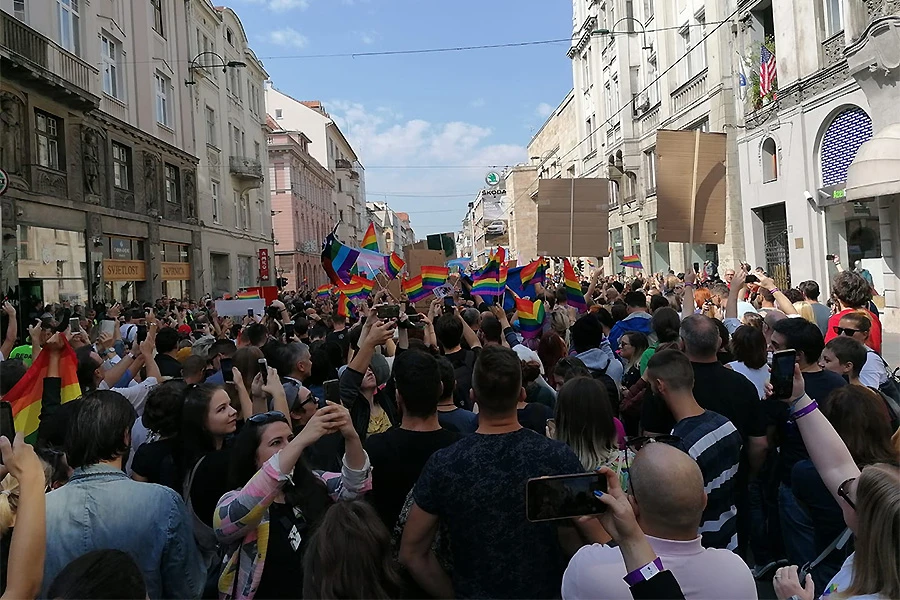 VIDEO | Krenula Povorka ponosa, više od tisuću osoba u koloni