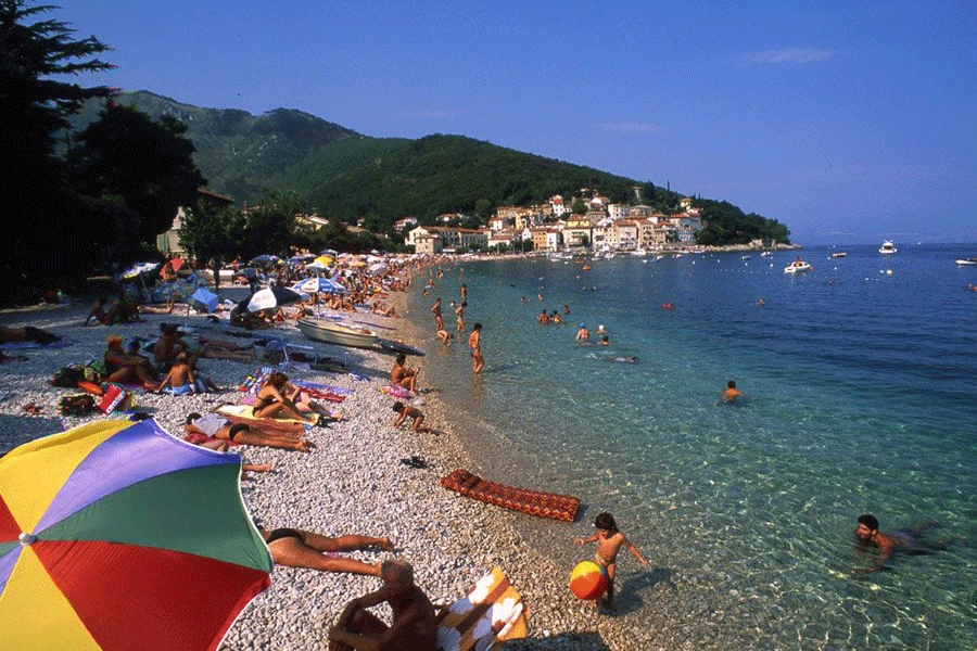 Bosanac po opatijskoj plaži krao novac, mobitele, bankovne kartice