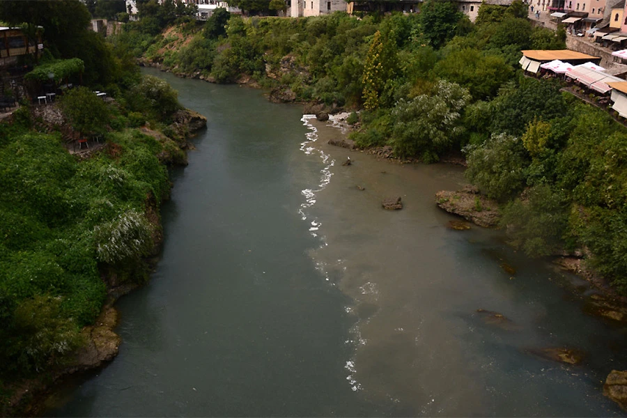 Mostar: Teče, teče kanalizacija u Neretvu