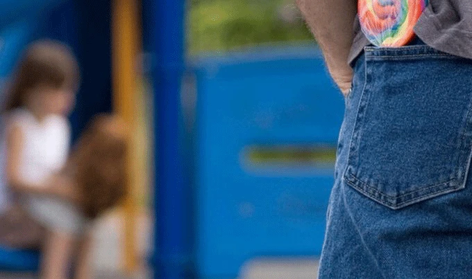 Hrvatska: Konobar masturbirao pred djevojčicama